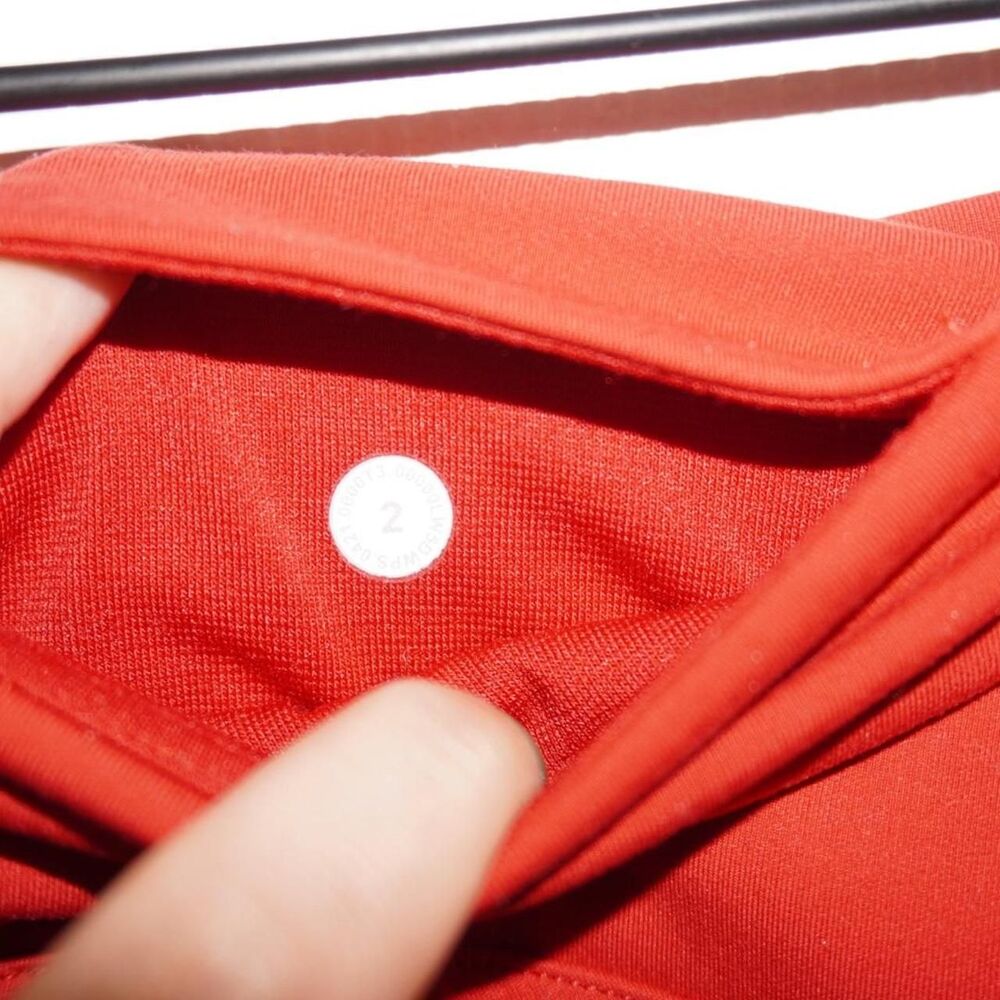 Lululemon Women's Red Leggings - Picture 5 of 5